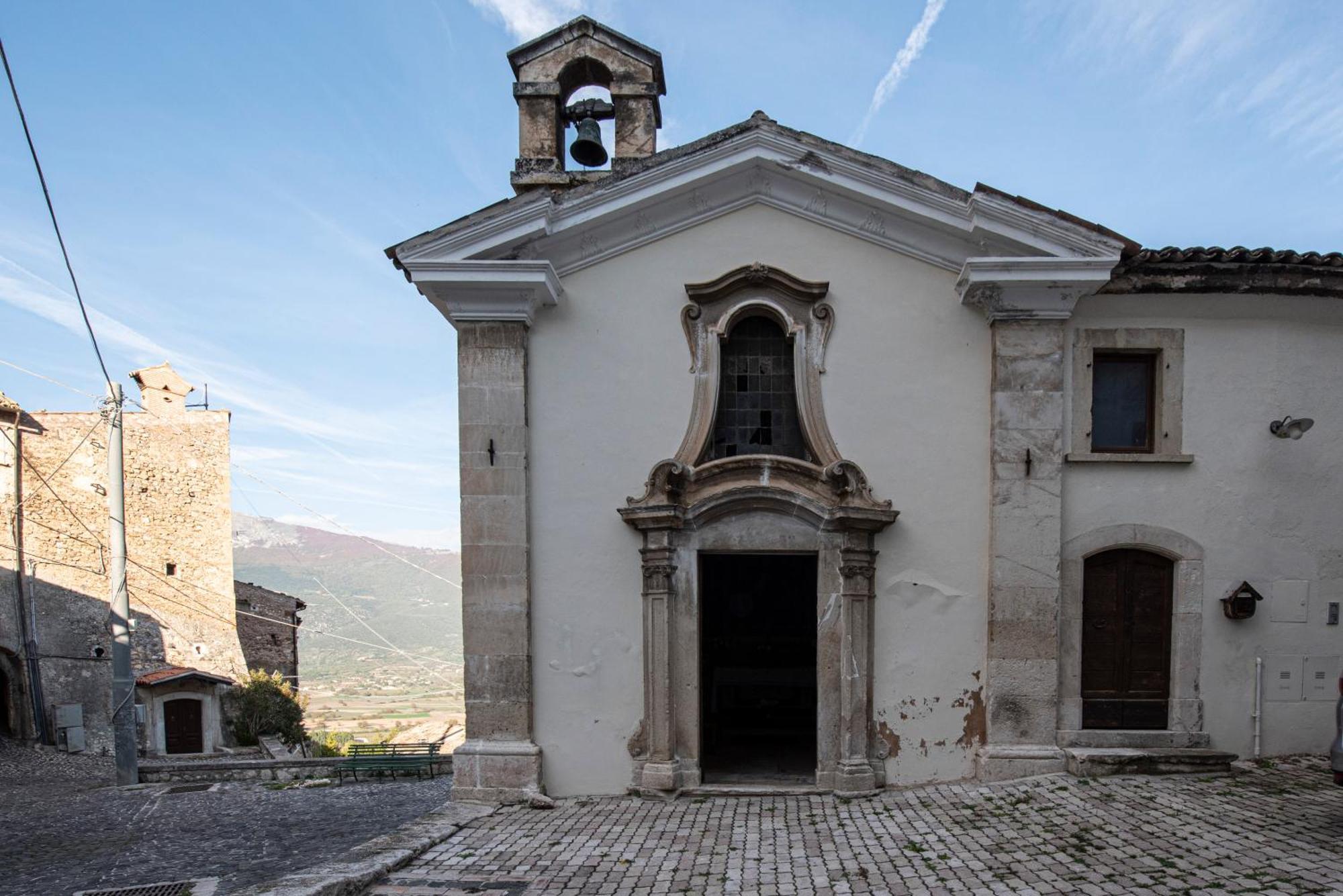 Casa Senatore Capestrano Esterno foto